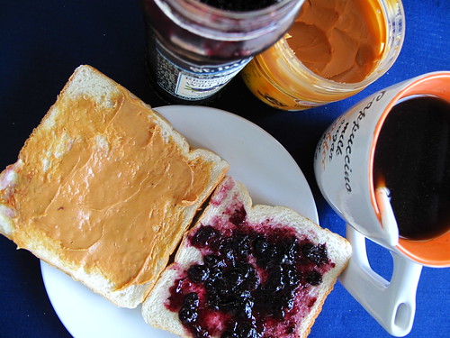 IMG_4076 Coffee , blueberry and peanut butter . 咖啡、蓝莓、花生酱