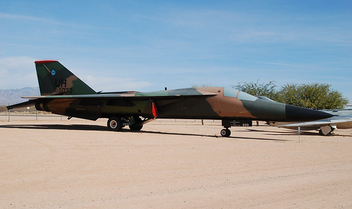 F-111E 68-0033 UH Pima 111109