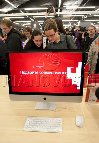 Открытие первого розничного магазина Apple Shop в Москве-3