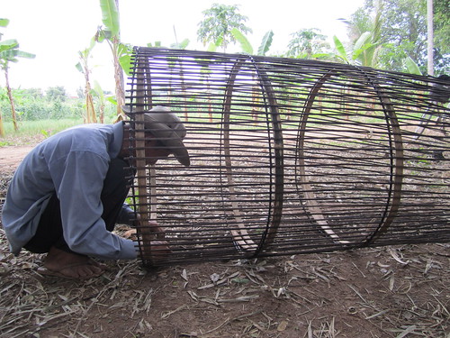 Making a bamboo fish trap on Ko Treung