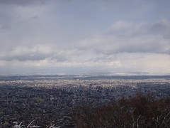 山頂から札幌を見渡す