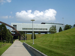 the platinum-certified Clinton Presidential Library in Little Rock (by: Robert Nunnally, creative commons license)