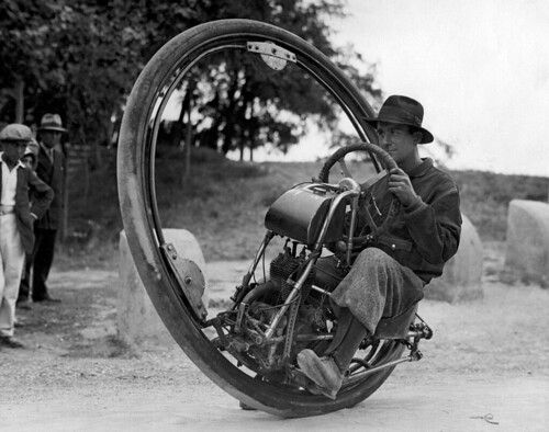 Eénwielige motorfiets / One wheel motor cycle