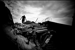 zoriah_photojournalist_war_photographer_haiti_earthquake_port_au_prince_earth_quake_20100119_0144