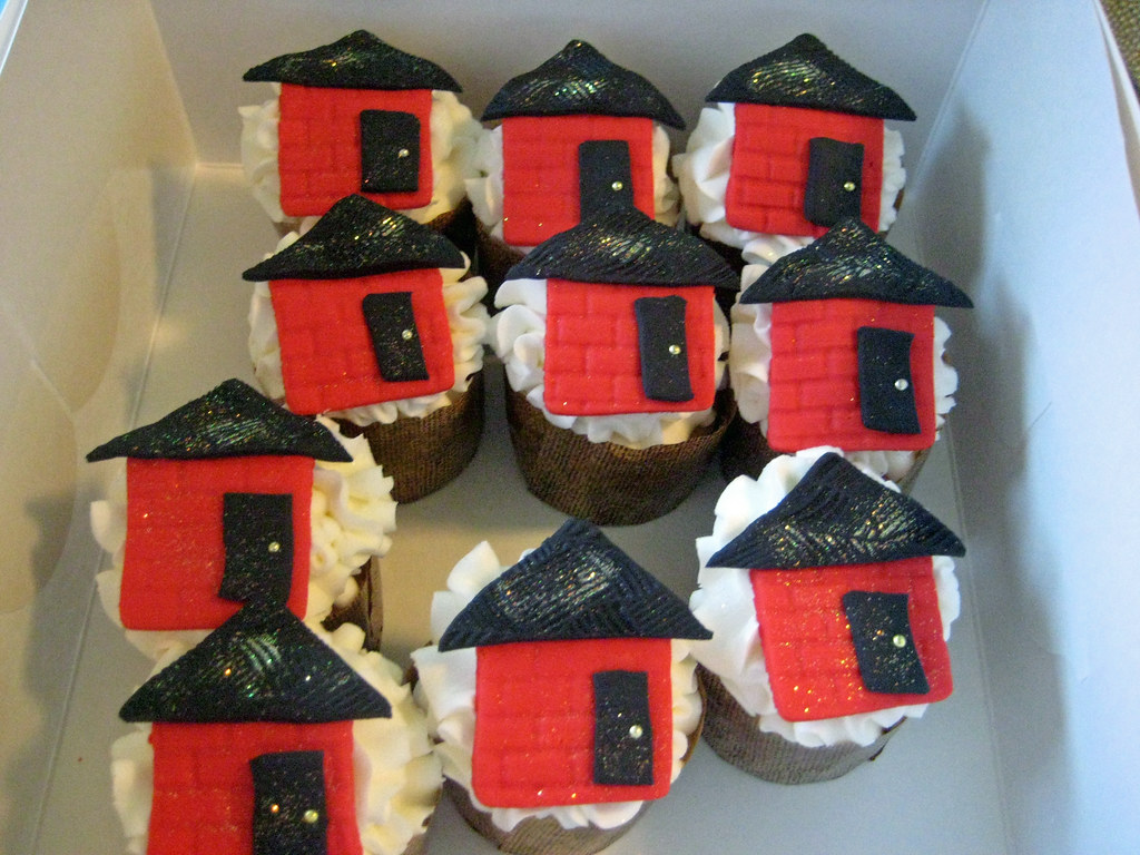 house cupcakes 