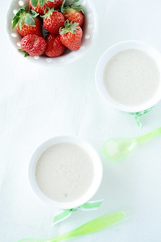 Vanilla cream and strawberries
