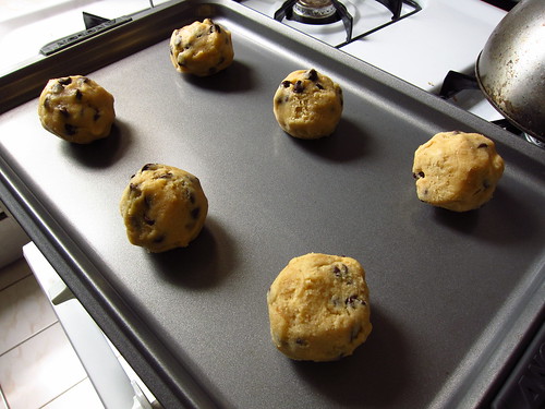 Oreo-Stuffed Chocolate Chip Cookies
