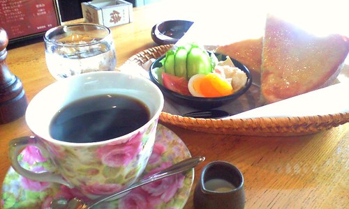 breakfast in coffeeshop
