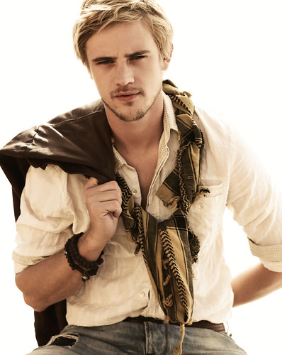 Boyd Holbrook030_We Are Replay SS 09(mh)