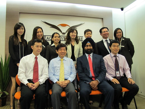 A group photography with Dr Lim Wee Kiat and his staff at Eagle ...