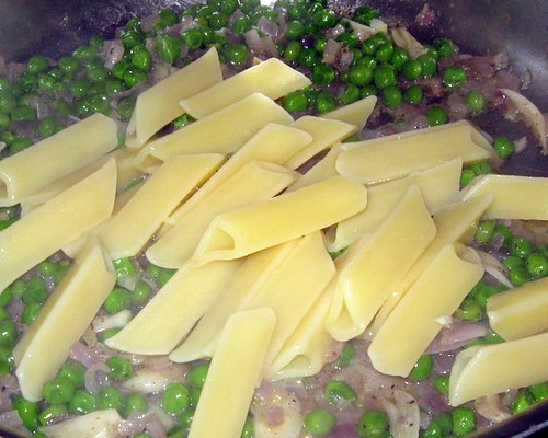 Scordo Pasta Challenge – #149 Trenne w/ Peas, Red Onion, and Garlic