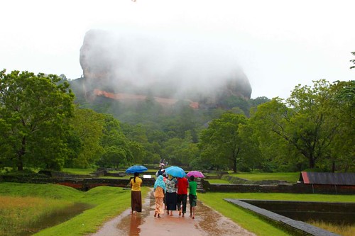 To Sigiriya in the rain