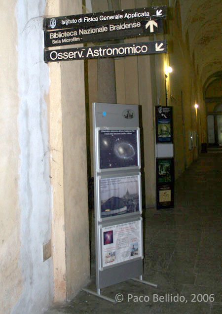 Entrada al Observatorio. © Paco Bellido, 2006