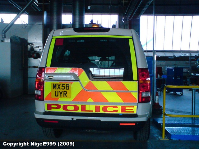 manchester airport police vehicle greater landrover discovery gmp response armed arv ukpolice openshaw landroverpolice discoverypolice