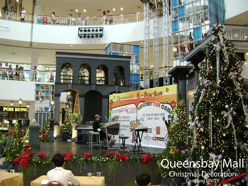 Queensbay Mall Christmas Decoration 1