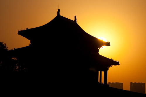 Forbidden City Sunset (by niklausberger)