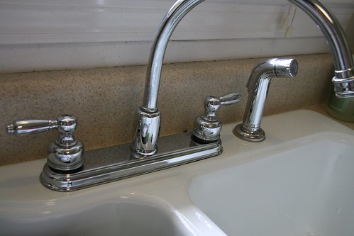 clean sink & faucet