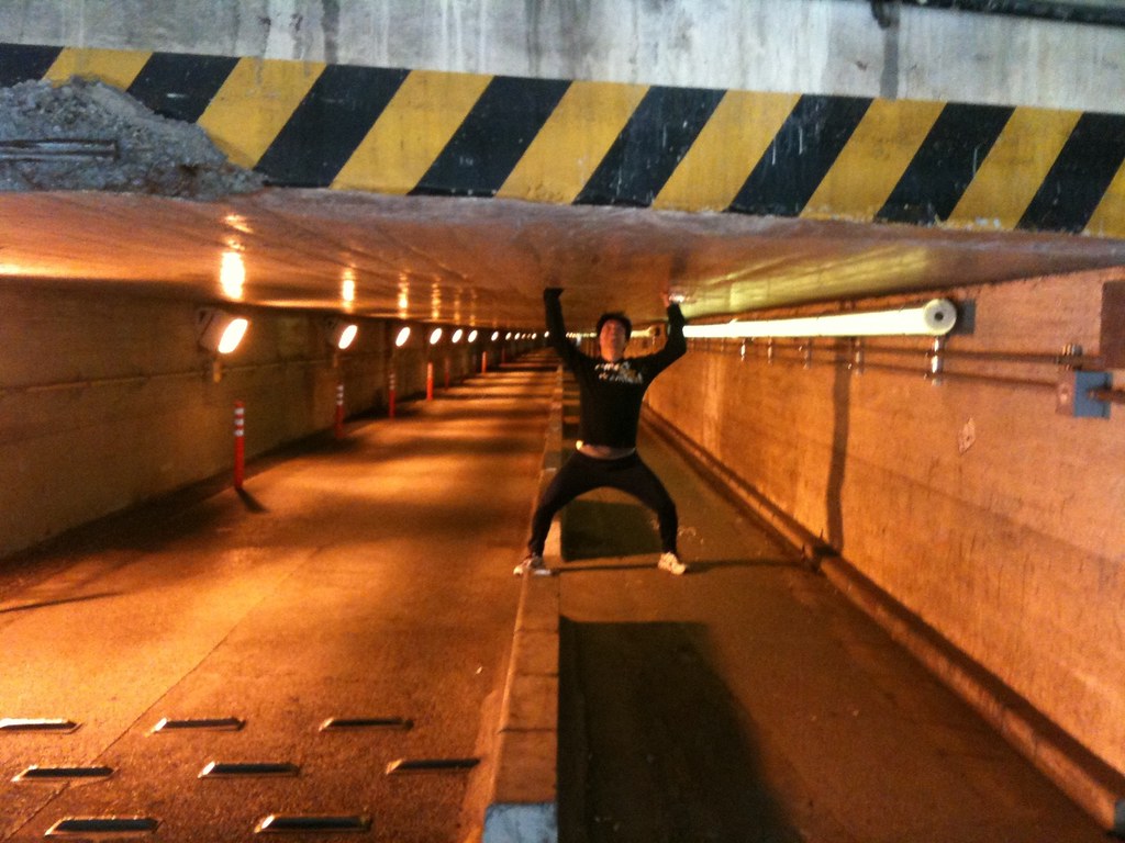 tunnel under yamanote_5140