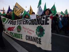 「農民之路」要求改變糧食體系，不要氣候變遷。陳思穎攝