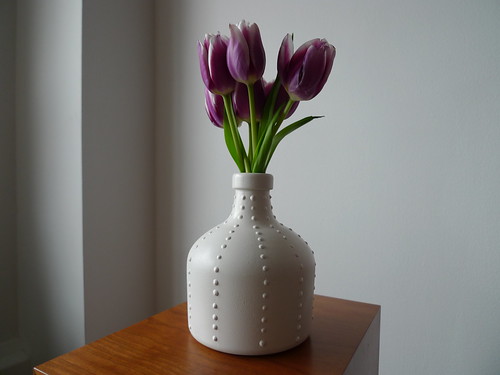 finished vase (and hell's kitchen tulips)