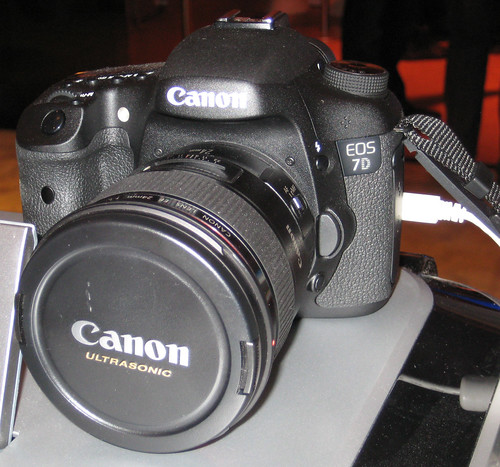 Canon EOS D7