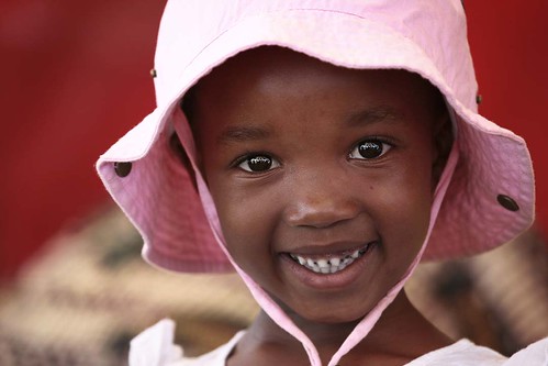 フリー画像|人物写真|子供ポートレイト|外国の子供|少女/女の子|帽子|アフリカの子供|南アフリカ共和国人|フリー素材|