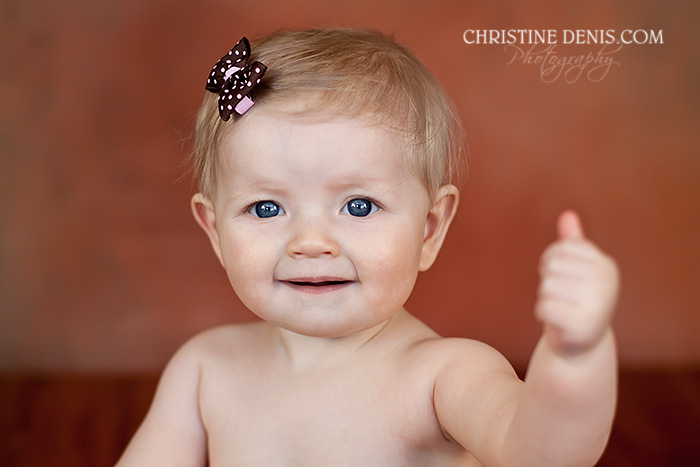 Beautiful baby girl, by Ottawa Photographer Christine Denis, baby photography, christine denis, www.christinedenis.com