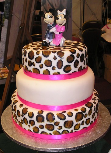 animal print cakes. Leopard Print Wedding Cake