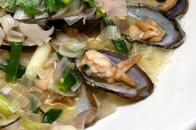 Blanched Live Clams in Superior Stock