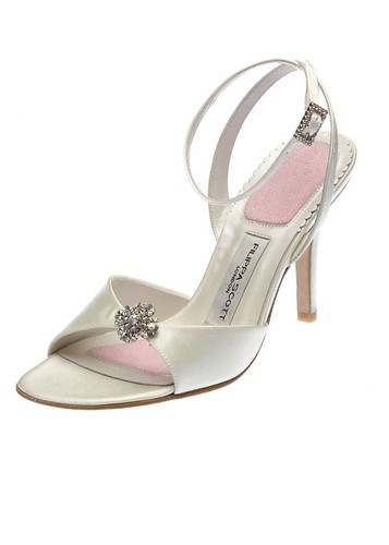 Bridal shoes with the type sandals. 