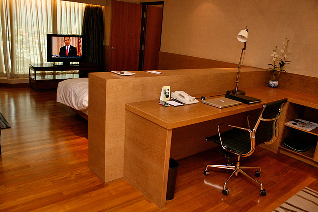 Simple yet elegant furnishings in the Business Suite
