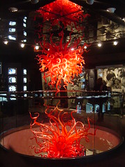 Dale Chihuly : scarlet liberty tower and chandelier