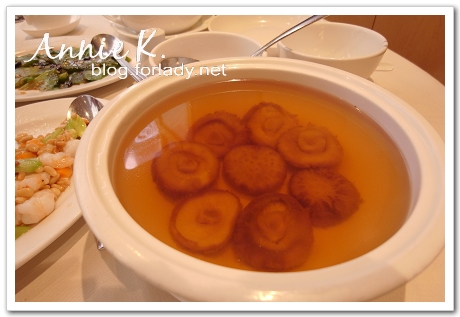 香港鏞記清燉的香菇湯