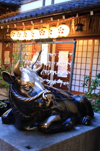 Bull statue in Nishiki Tenmangu