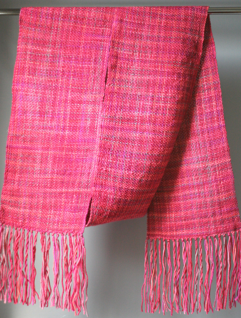 Woven scarf, complete