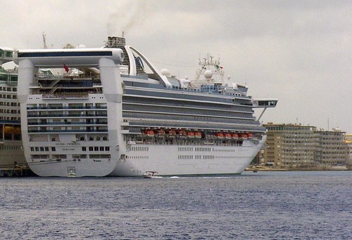 Princess Cruises ISLAND PRINCESS · Princess Cruises GRAND PRINCESS 
