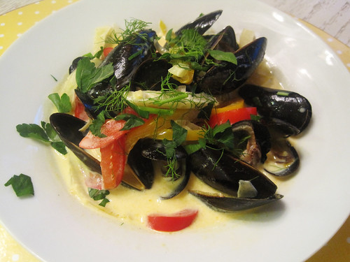 Mussels and Fennel with Saffron Cream Sauce