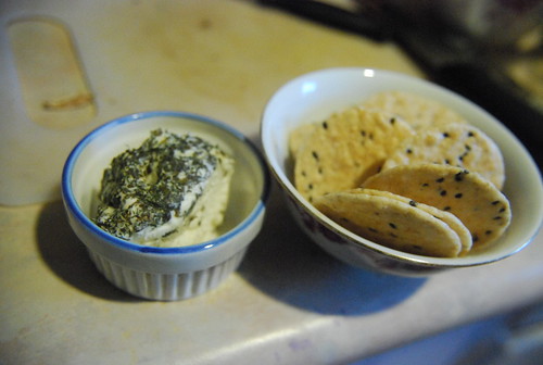 Goat cheese with crackers