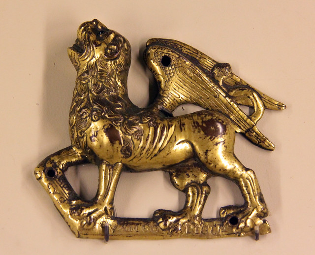 Applique figure -Lion, Limoges, 13c
