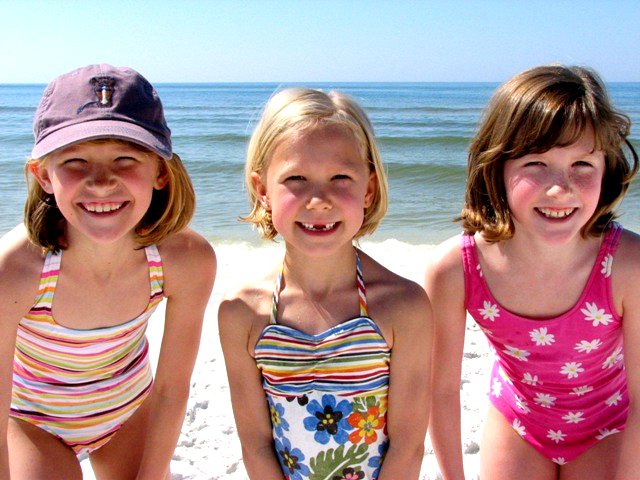 girls beach1