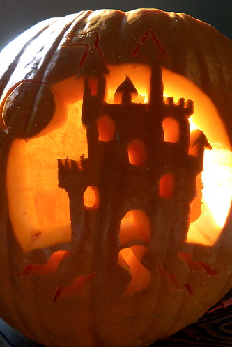 Great Castle Carved Pumpkin · Rebeca's Castle Pimpkin