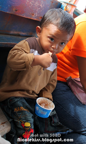 kid eating ice cream