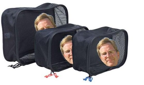 Okay, fine. So Rick Steves Packing Cubes dont actually have his face on them. I dont know if thats a selling point or not. 