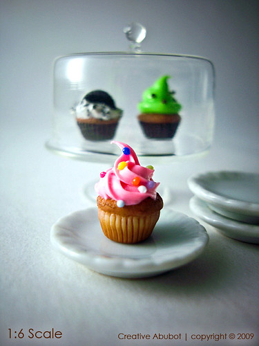 Pretty Pink miniature cupcake (1:6 scale)