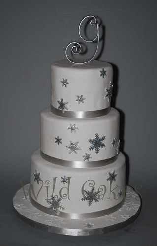 snowflakes wedding cake