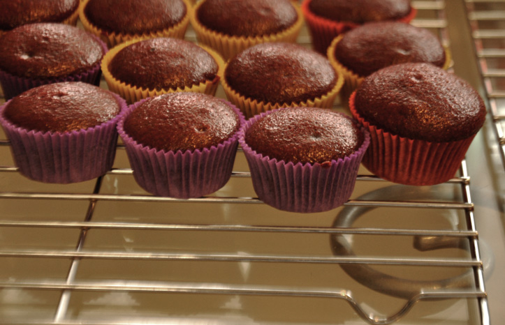 vegan red velvet mini cupcakes