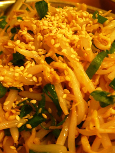 marinated beansprouts with spring onions and sesame