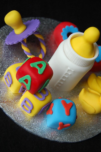 Baby shower cake - baby items