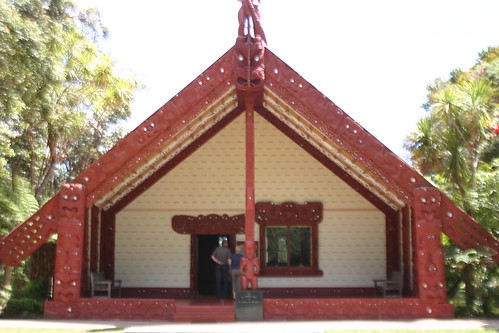 Maori Versammlungshaus auf den Wairangi Treaty Grounds