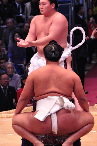Hakuho 白鵬, one of the two Yokozuna 横纲(Grand Champion) performing the ritual